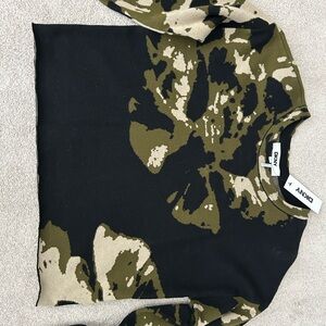 DKNY Olive and Beige Patterned Sweater